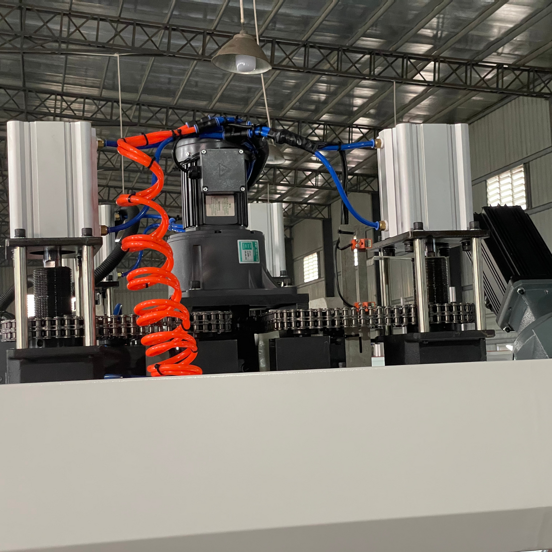 In-line Thermoforming Machinery – HAMMERHEAD INDUSTRIAL